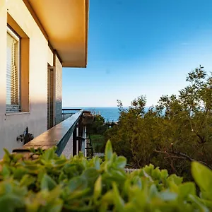 https://londa-giusta.hotelitalianriviera.com