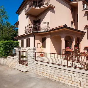 https://apartment-len.in-istria.net